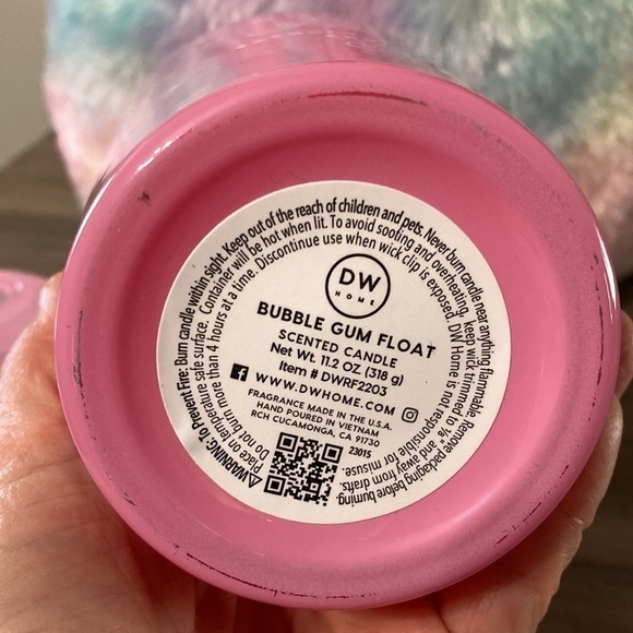 NEW DW HOME BUBBLE GUM FLOAT LARGE CANDLE - Picture 4 of 6